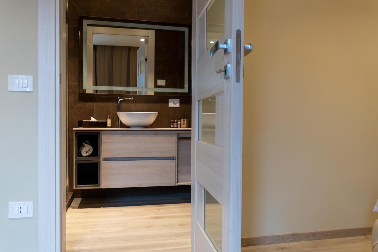 Divino Rooms Deluxe Sabbio Chiese Exterior foto